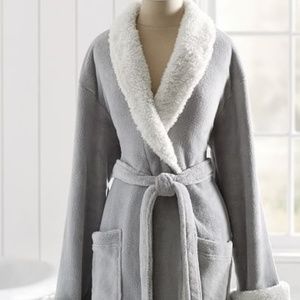 COZY SHERPA ROBE